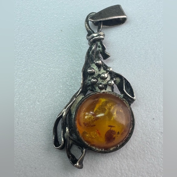 Baltic Amber Jewelry - Vintage Baltic Amber Silver pendant Modernist no stamp